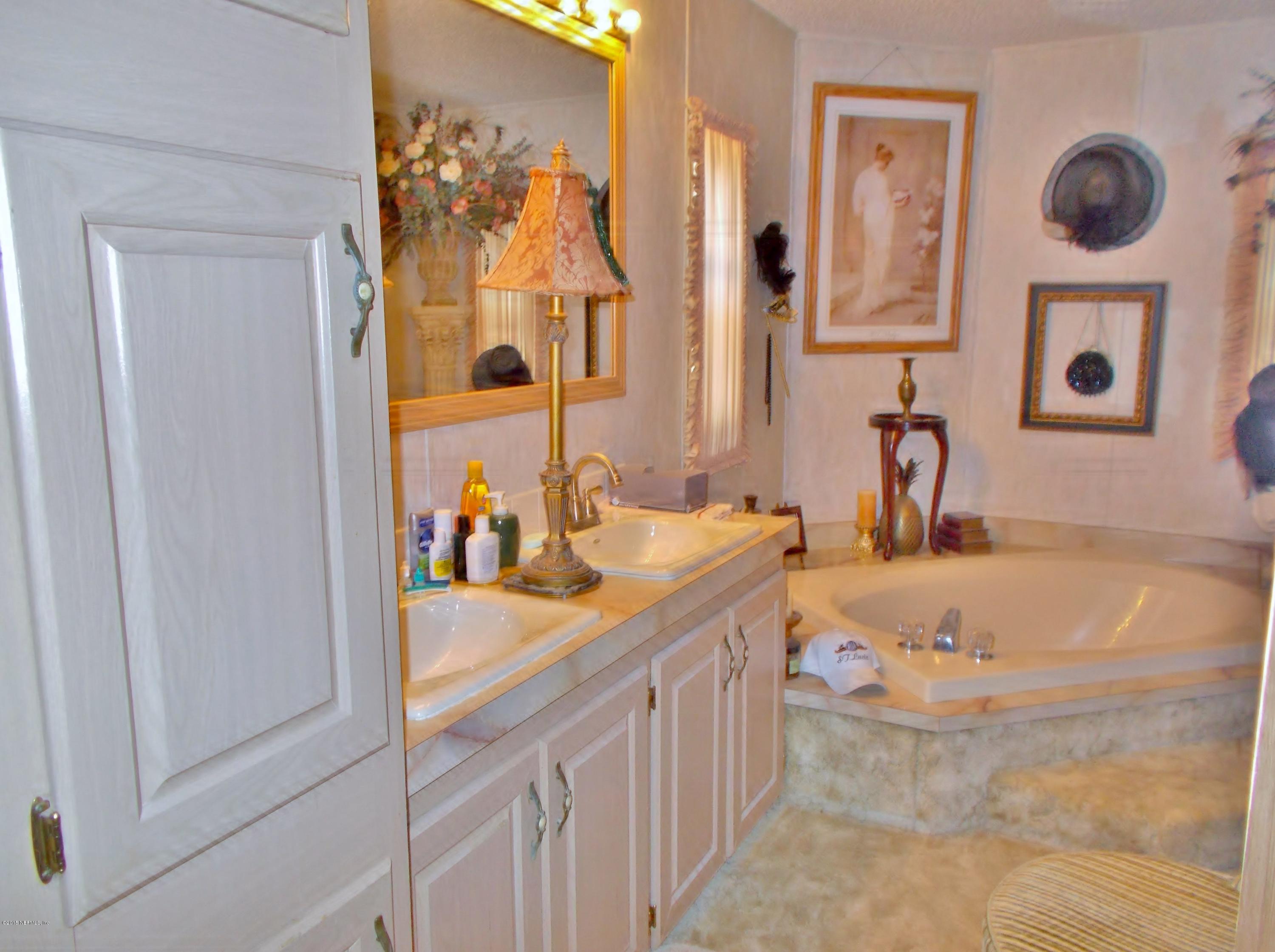 113 Palmetto Road Georgetown, FL 32139 - Photo 43 of 45 Master bath