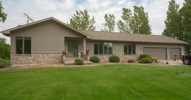 $490,000 | 602 East Wheeler Drive, Plainfield, WI 54966