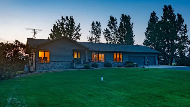 $490,000 | 602 East Wheeler Drive, Plainfield, WI 54966