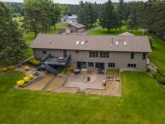 $490,000 | 602 East Wheeler Drive, Plainfield, WI 54966
