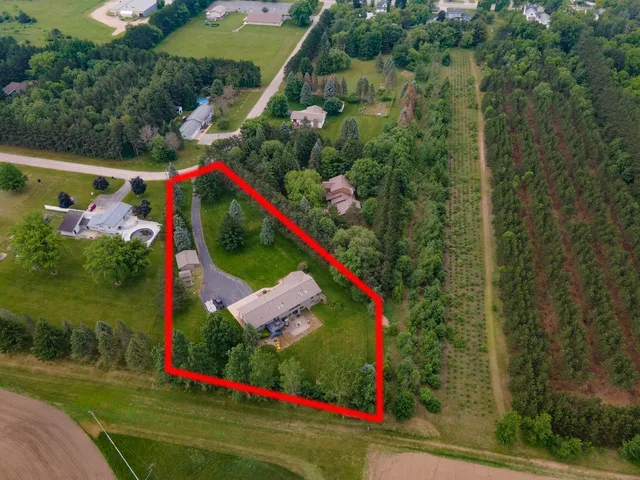 $490,000 | 602 East Wheeler Drive, Plainfield, WI 54966