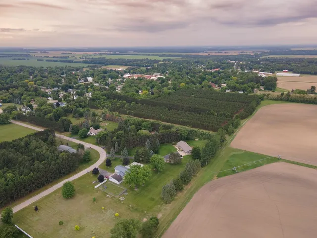 $490,000 | 602 East Wheeler Drive, Plainfield, WI 54966