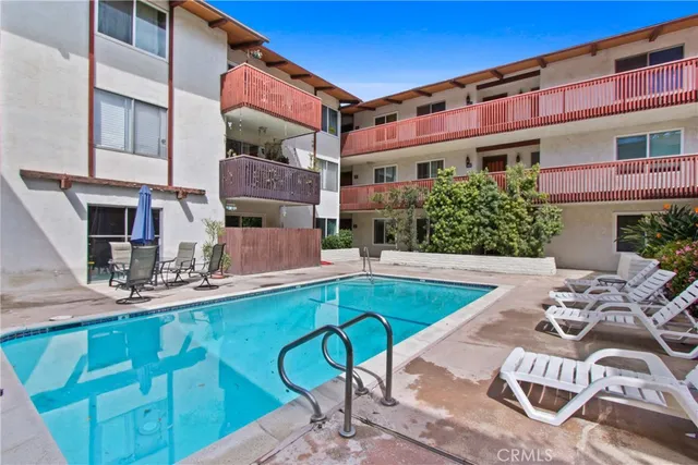 $485,000 | 5650 North Sumner Way, Unit 311, Culver City, CA 90230