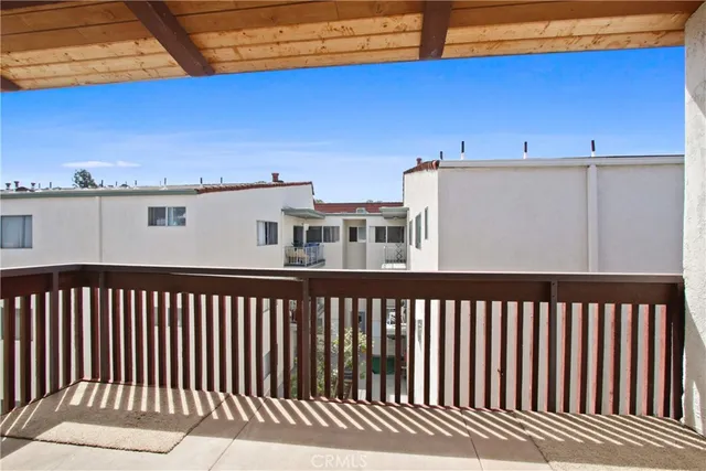$485,000 | 5650 North Sumner Way, Unit 311, Culver City, CA 90230
