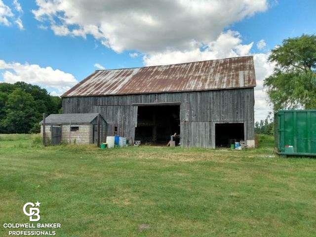 3726 Short Road Croswell, MI 48422 - Photo 22 of 32 Barn 2