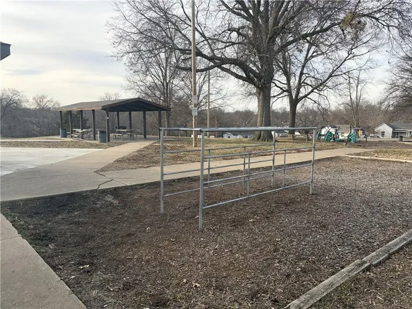 $8,000 | 1314 Grand Avenue, Leavenworth, KS 66048