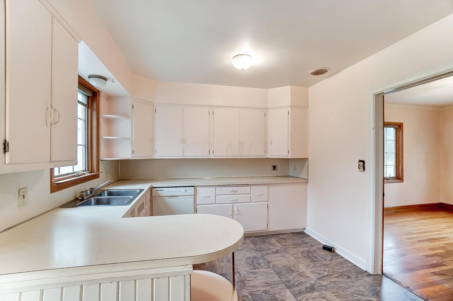 1885 Wyandotte Road Columbus, OH 43212 - Photo 12 of 44