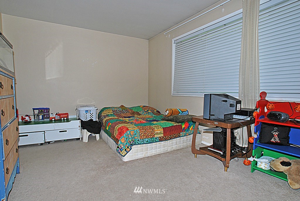 1526 192nd Street Southeast Bothell, WA 98012 - Photo 7 of 8