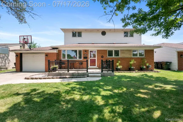$355,000 | 33630 Viceroy Drive, Sterling Heights, MI 48310
