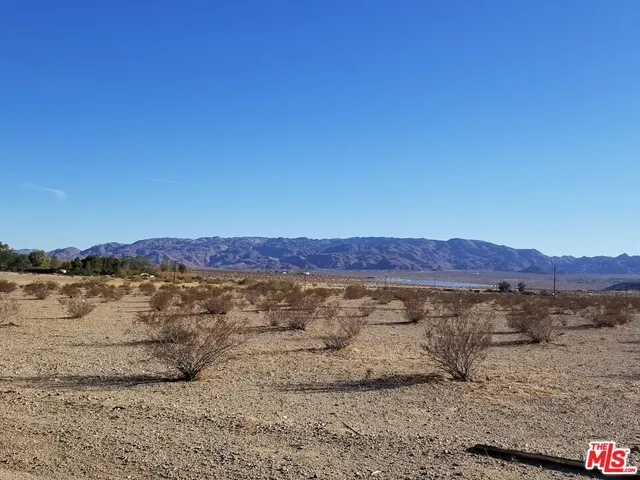 a view of an outdoor space