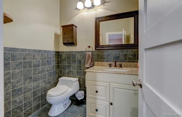 $8,000 | 20 Cherry Lane, Syosset, NY 11791