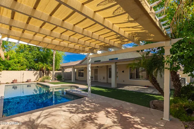 $599,000 | 462 East Pinto Drive, Gilbert, AZ 85296