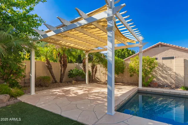 $599,000 | 462 East Pinto Drive, Gilbert, AZ 85296