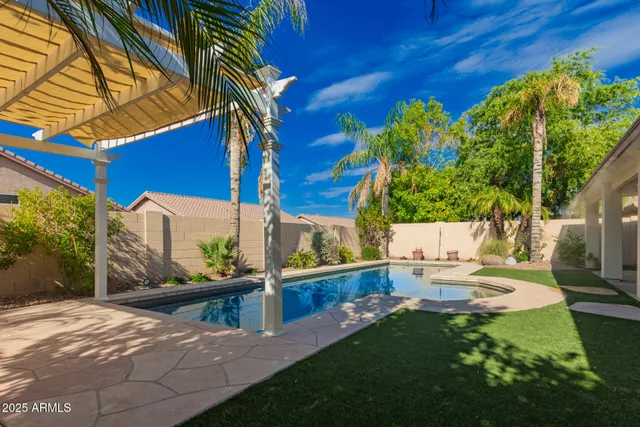 $599,000 | 462 East Pinto Drive, Gilbert, AZ 85296