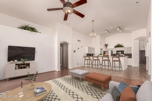 $599,000 | 462 East Pinto Drive, Gilbert, AZ 85296