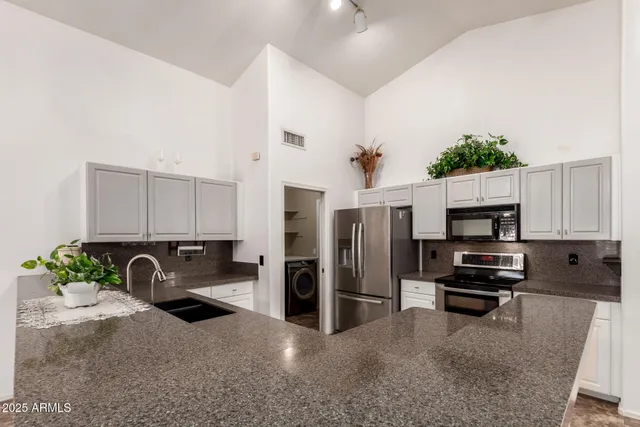 $599,000 | 462 East Pinto Drive, Gilbert, AZ 85296