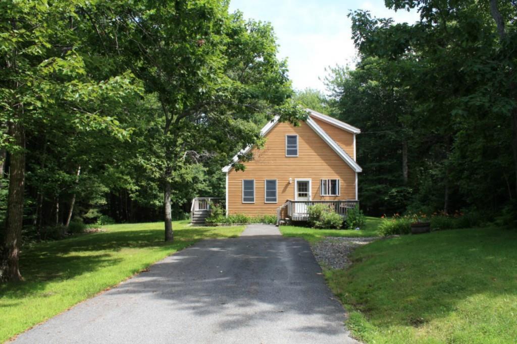14 Schooner Ridge Road East Boothbay, ME 04544 - Photo 4 of 29 This 2 to 3 bedroom Cape Cod style...