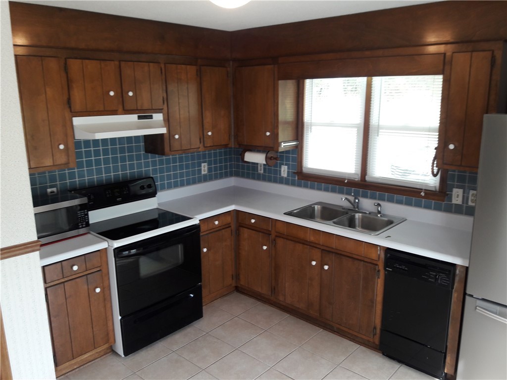358 Lawrence Bridge Road Seneca, SC 29672 - Photo 11 of 24 Gallery Image 11