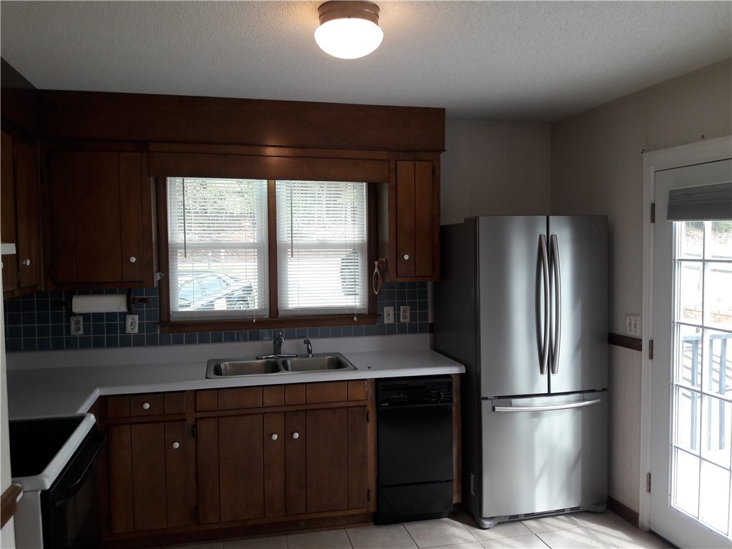 358 Lawrence Bridge Road Seneca, SC 29672 - Photo 12 of 24 Gallery Image 12