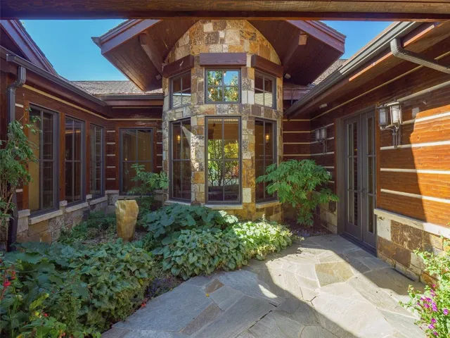 $8,390,000 | 330 High Park Court, Silverthorne, CO 80498
