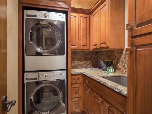 $8,390,000 | 330 High Park Court, Silverthorne, CO 80498