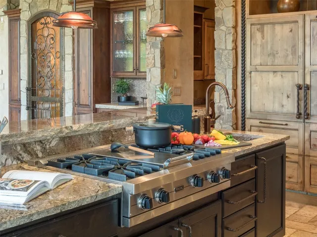 $8,390,000 | 330 High Park Court, Silverthorne, CO 80498