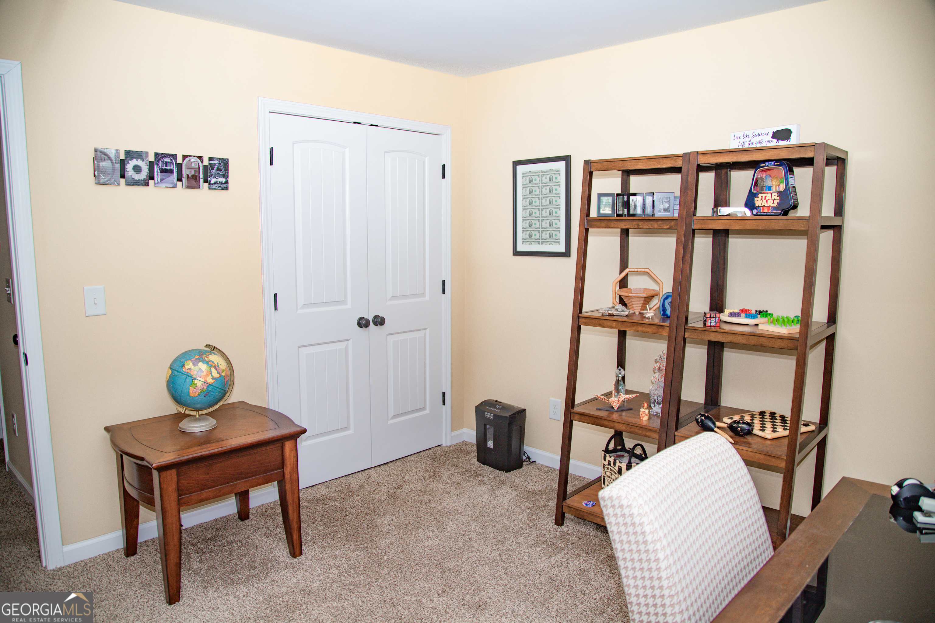 149 Bridle Path Griffin, GA 30224 - Photo 18 of 47 a living room with furniture