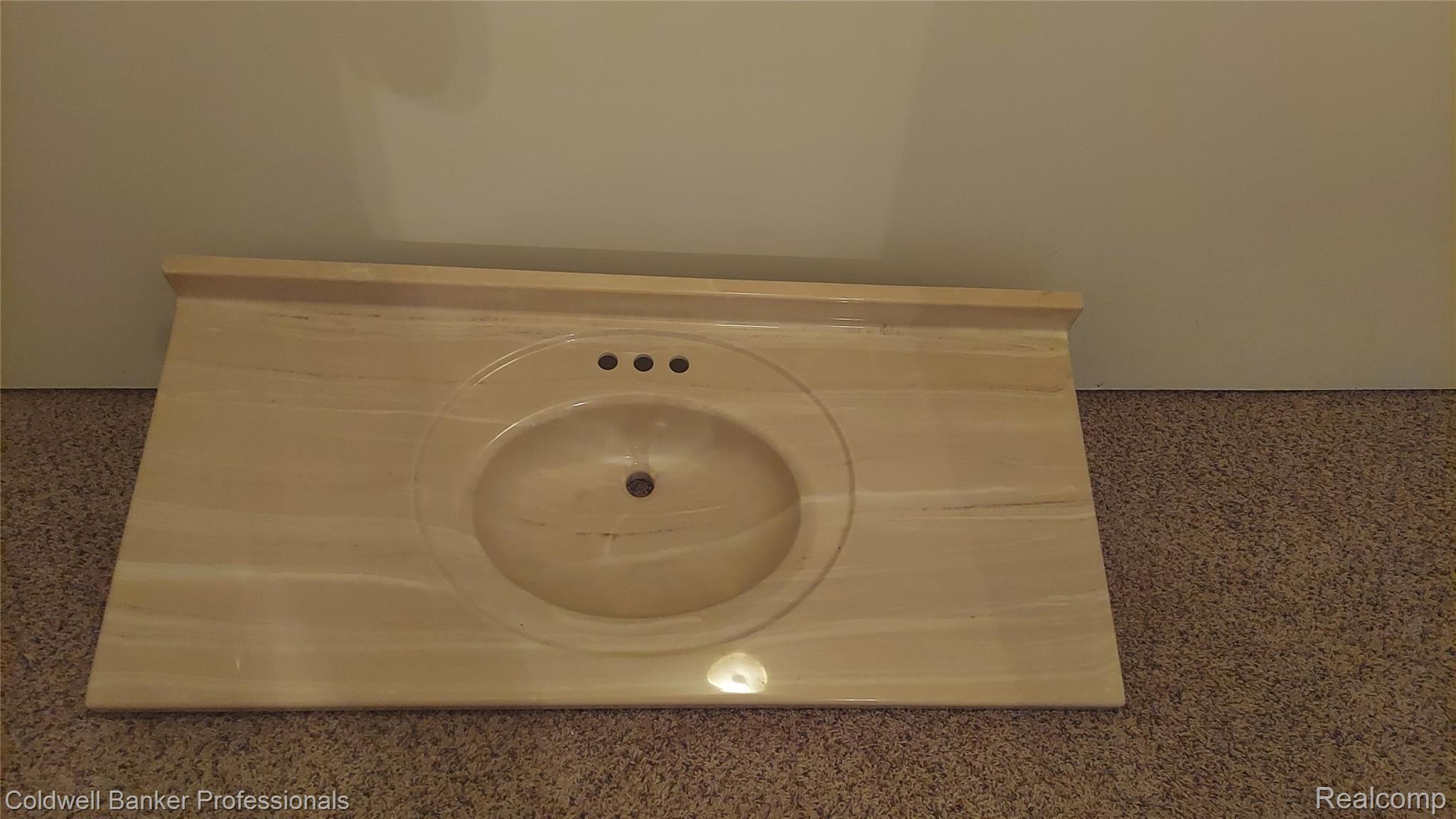 997 South Garner Road Milford, MI 48380 - Photo 33 of 43 Extra Vanity Top for Jack-n-Jill Bath