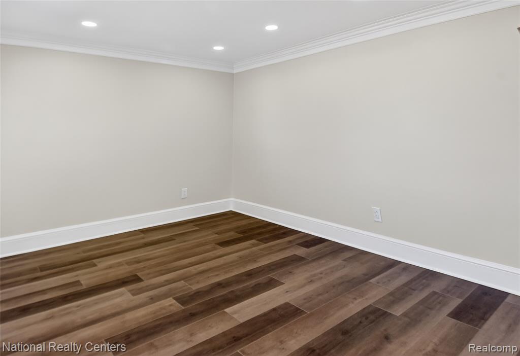 32008 Bunert Road Warren, MI 48088 - Photo 7 of 41