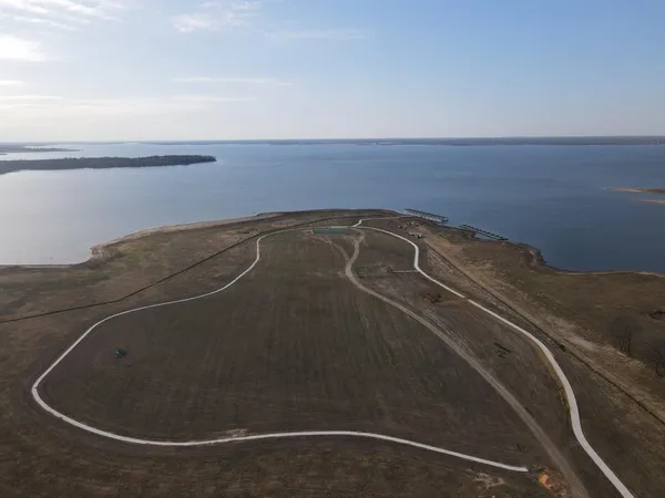 $269,999 | 340 Peninsula Drive, Honey Grove, TX 75446