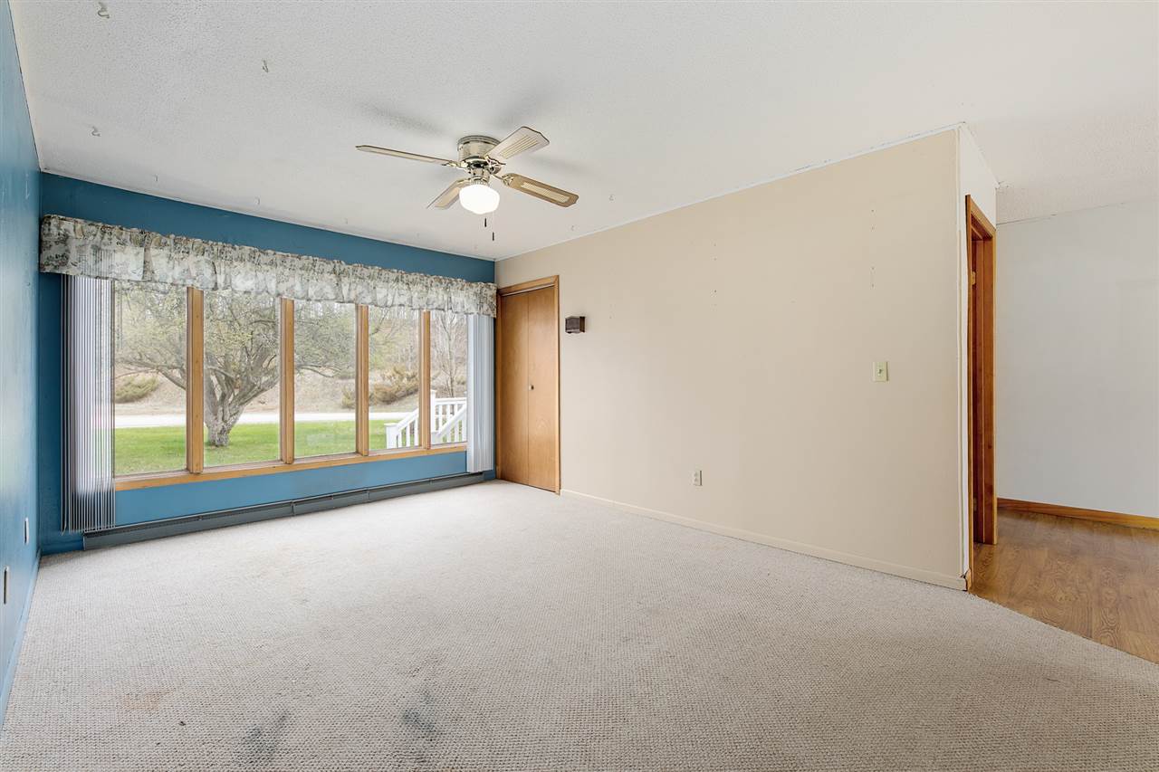 9571 South Nash Road Maple City, MI 49664 - Photo 12 of 32 1886338-11.JPG