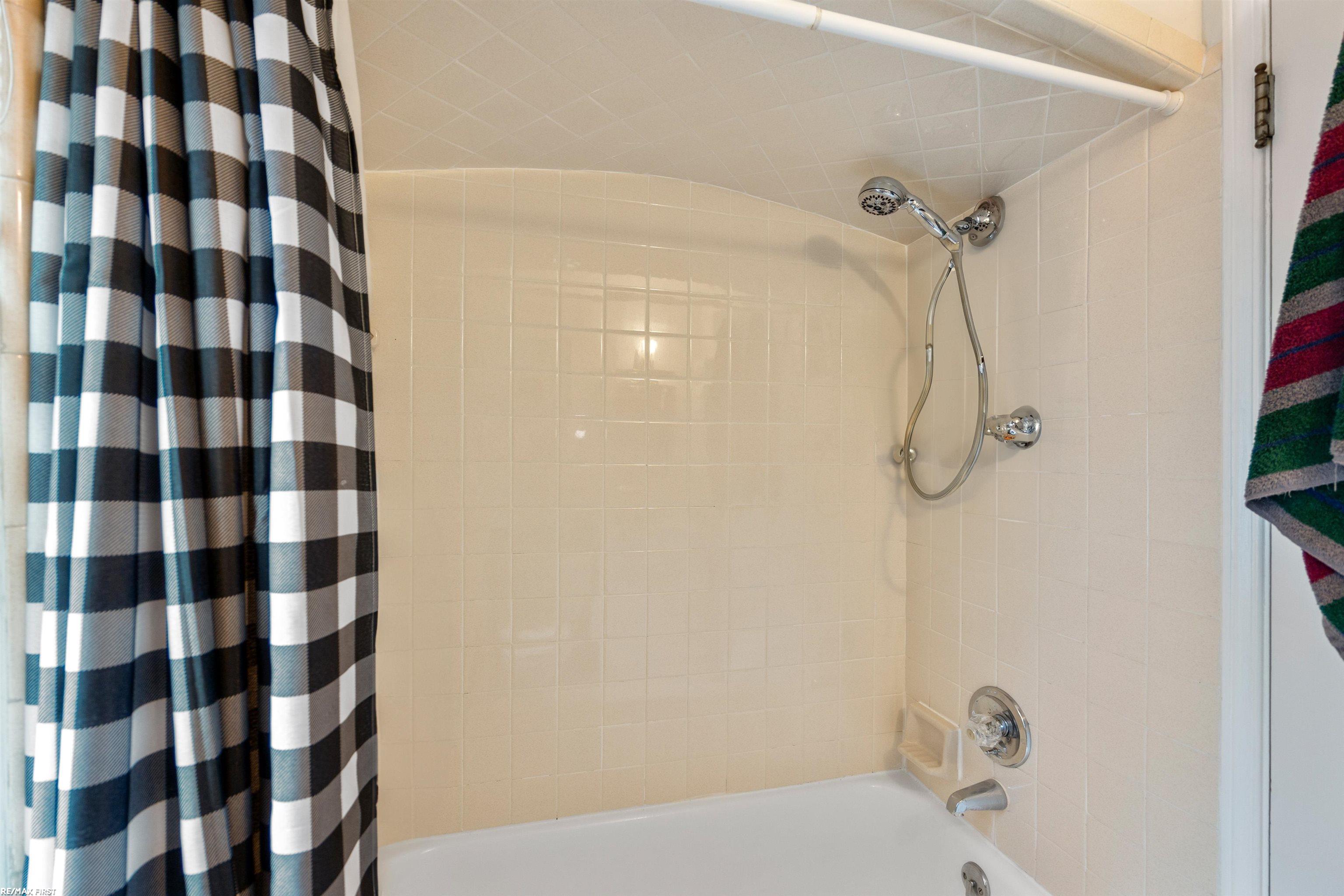 1400 Vernier Road Grosse Pointe, MI 48236 - Photo 23 of 33 50150529-B7912DA1-24E8-40B3-83A0-DF64B1871B76.JPG