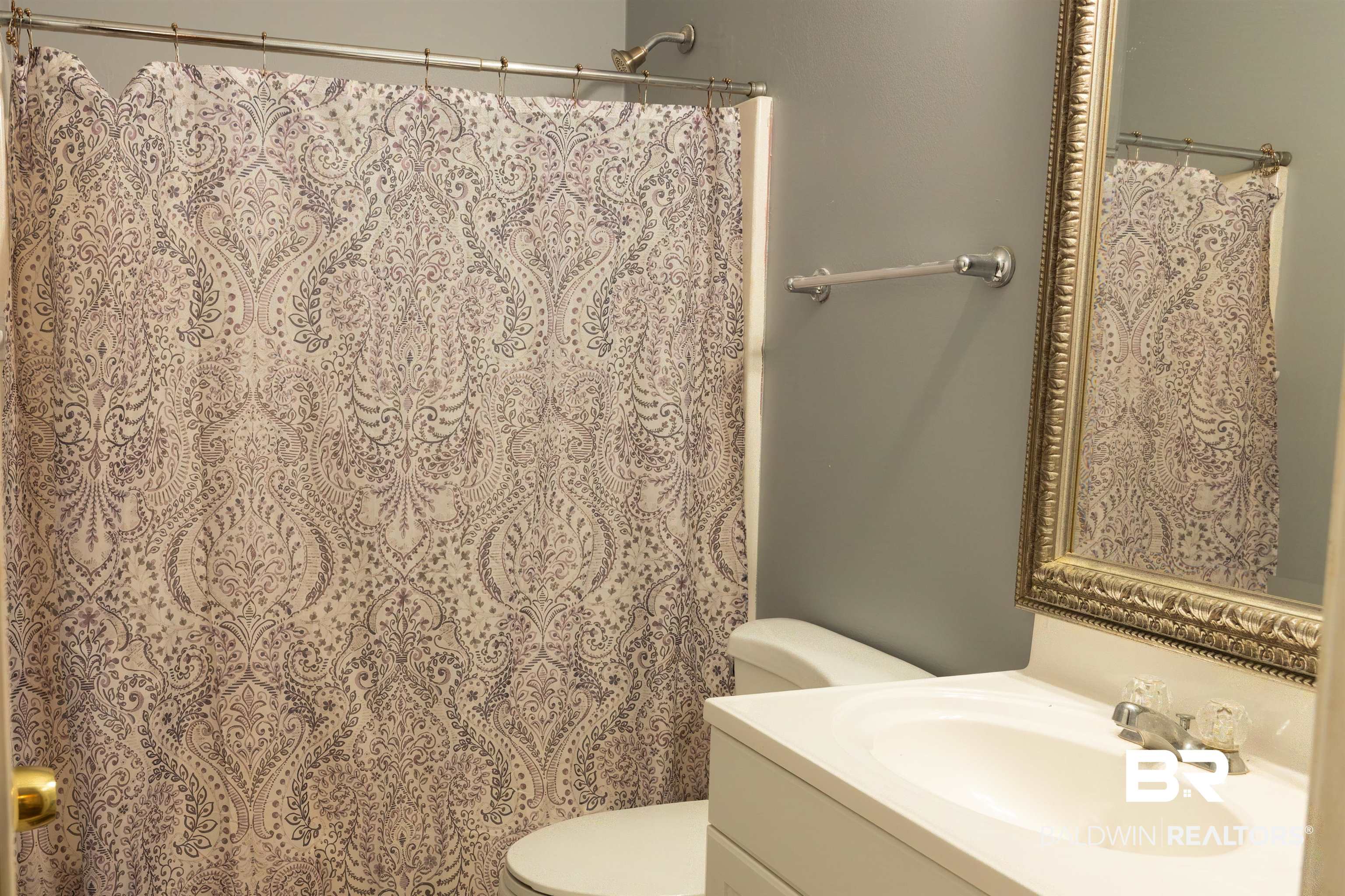 7202 Mill House Drive North Mobile, AL 36619 - Photo 11 of 16 Bathrom