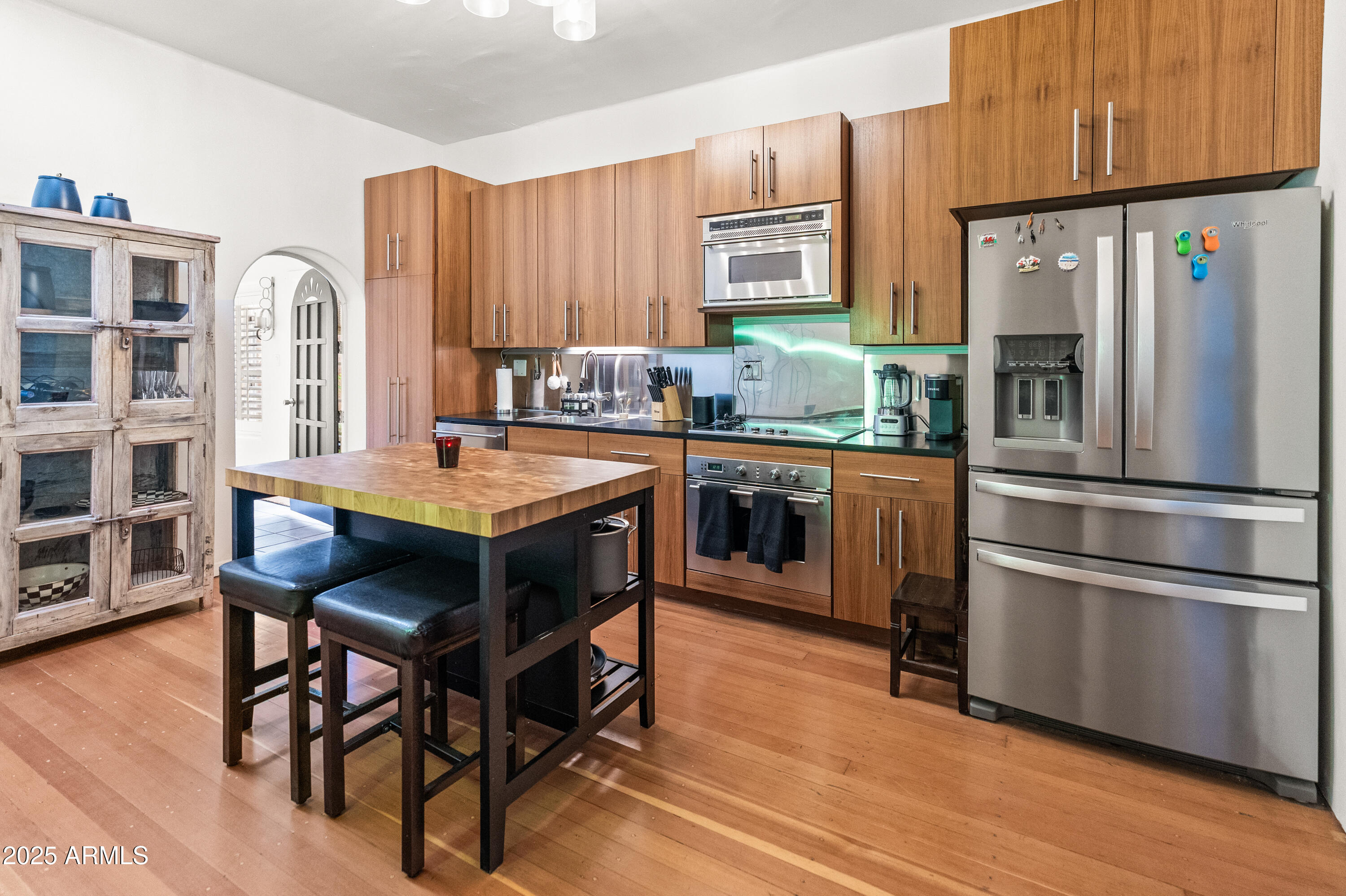 4540 North 44th Street, Unit 2 Phoenix, AZ 85018 - Photo 3 of 24 4540 N 44th St Unit 2-8