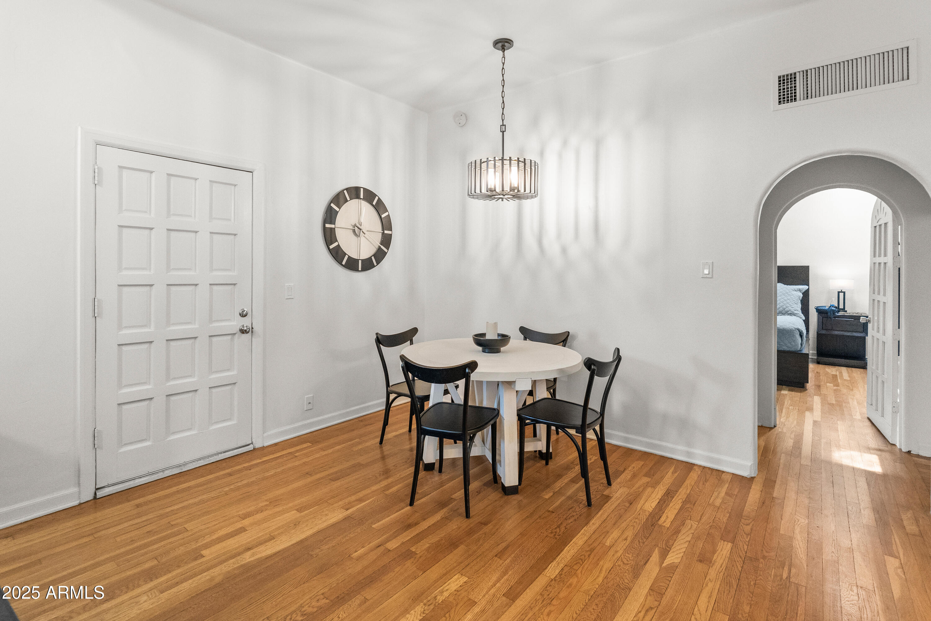 4540 North 44th Street, Unit 2 Phoenix, AZ 85018 - Photo 8 of 24 4540 N 44th St Unit 2-7