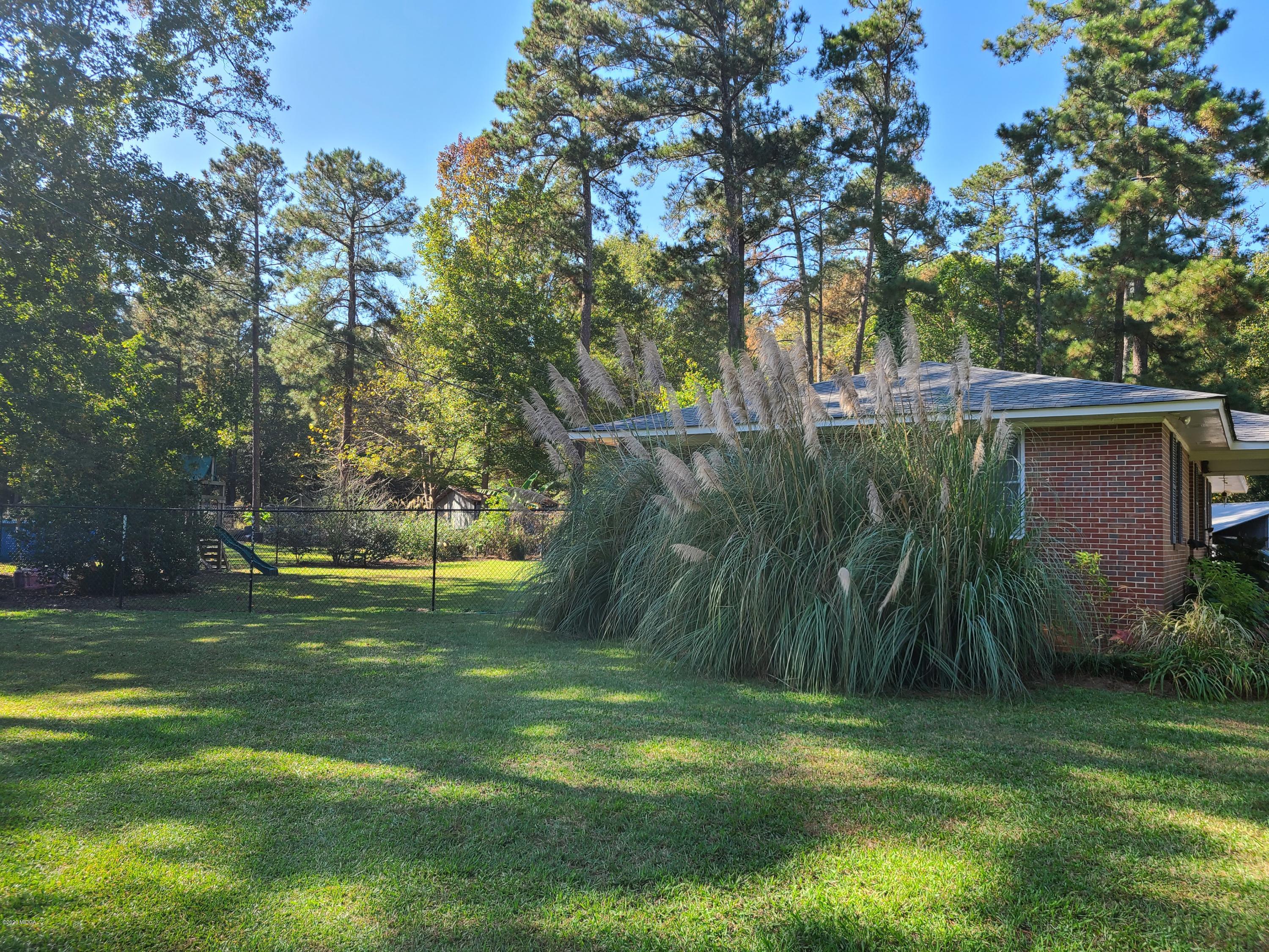 1172 Cumslo Road Macon, GA 31211 - Photo 11 of 33 a view of a park