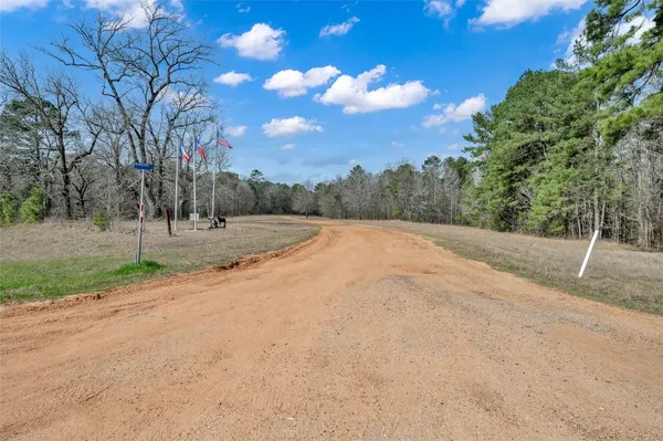 $274,900 | 190 Hwy Point, Point Blank, TX 77364