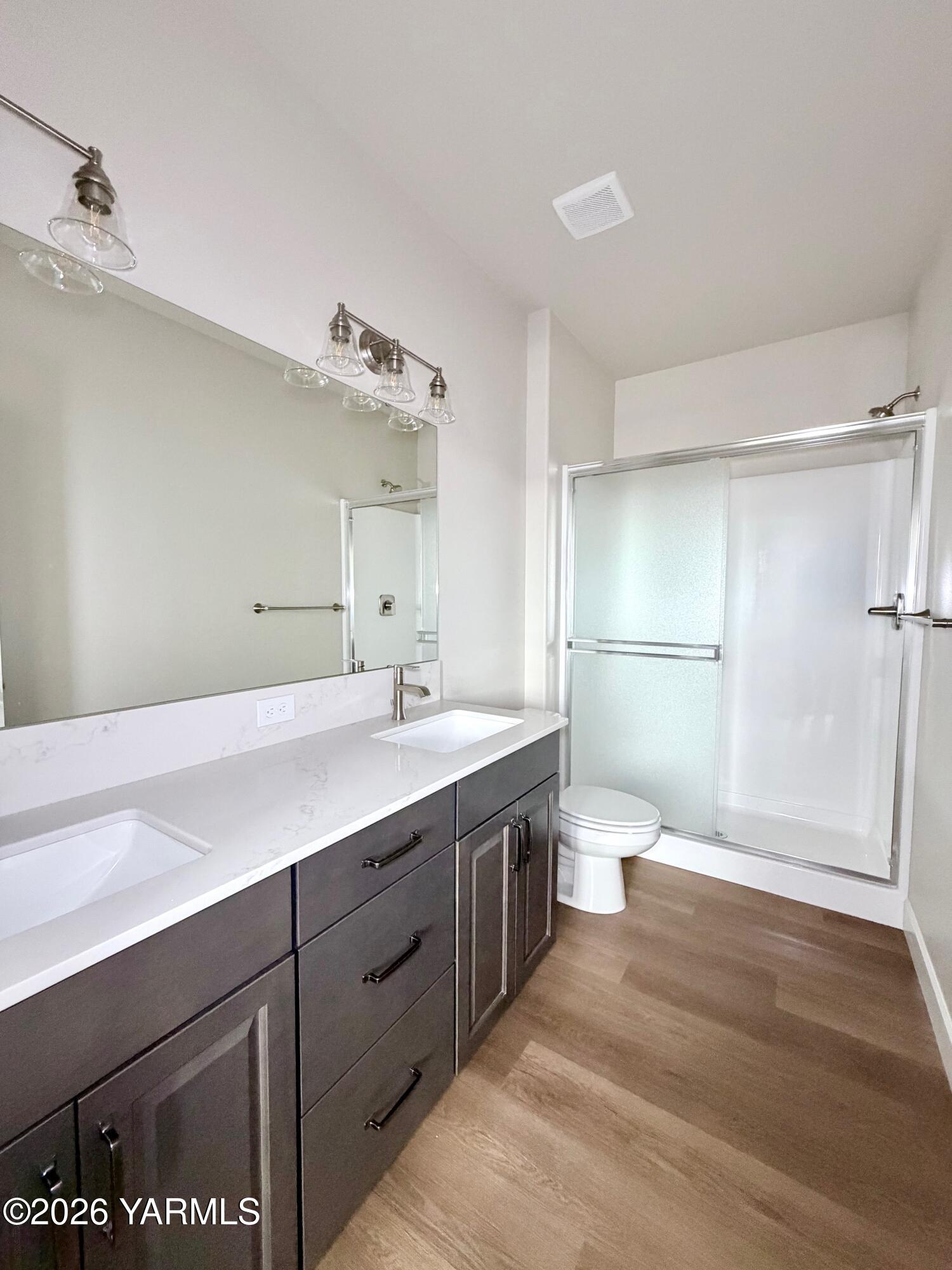 5912 Crestfields Road Yakima, WA 98903 - Photo 15 of 29 masterbath6