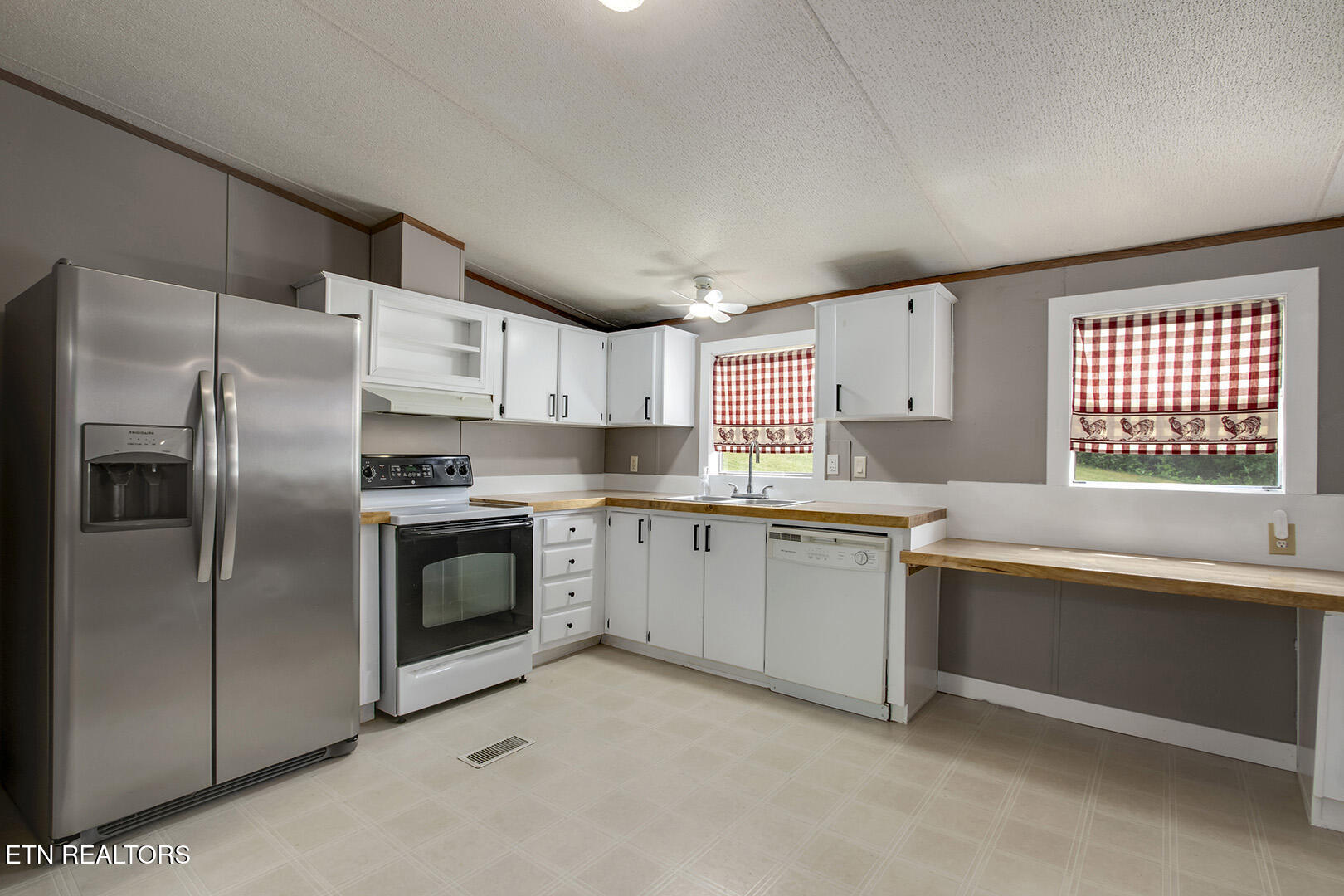 1725 Euchee Road Ten Mile, TN 37880 - Photo 13 of 34 13_EucheeRoad_1725_Kitchen02