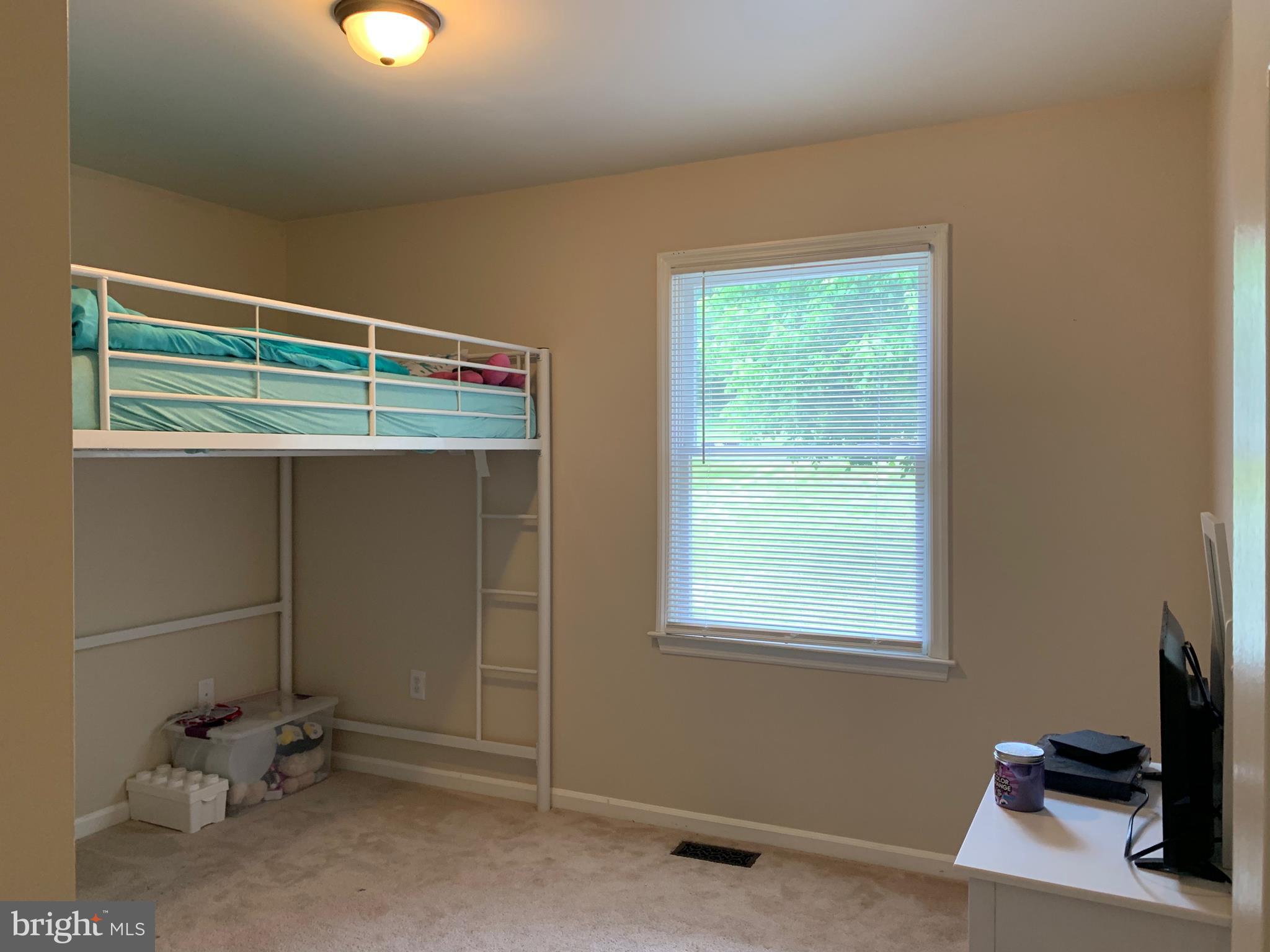 1088 Pine Ridge Drive Front Royal, VA 22630 - Photo 6 of 16 2nd Bedroom