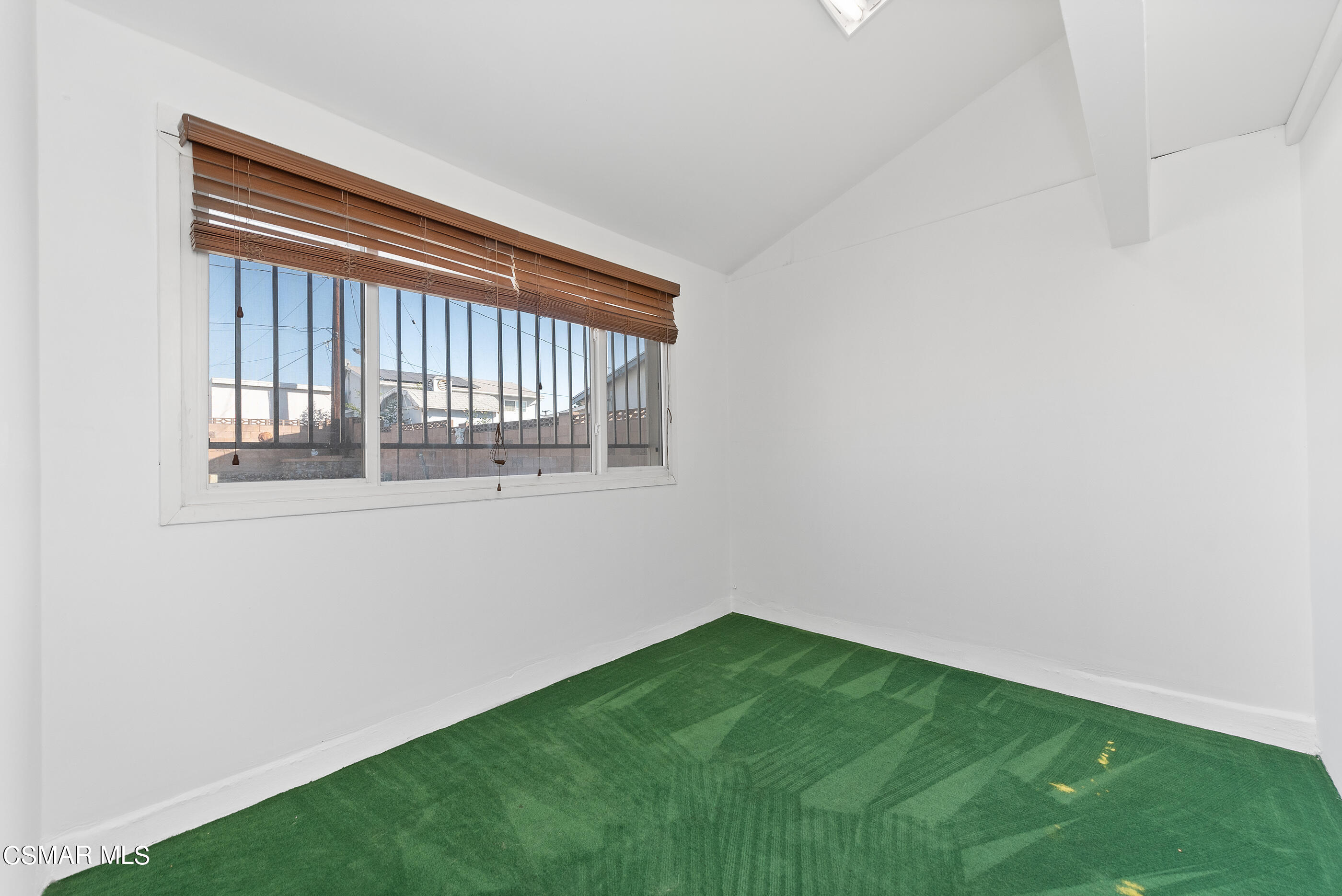 2181 Rhoda Street Simi Valley, CA 93065 - Photo 25 of 36 a view of empty room with stairs