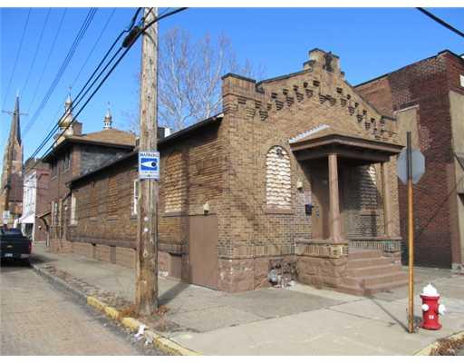101 Ella Street McKees Rocks, PA 15136 - Photo 1 of 18 Exterior Front.