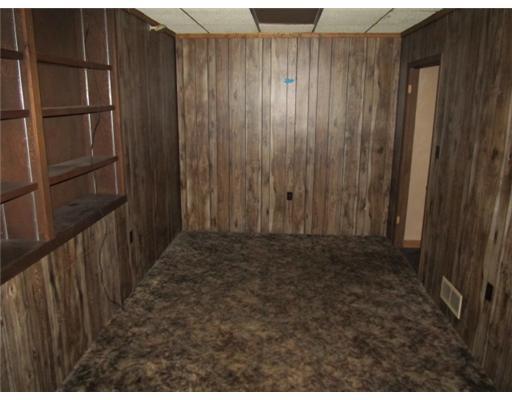 101 Ella Street McKees Rocks, PA 15136 - Photo 12 of 18 Living Room.