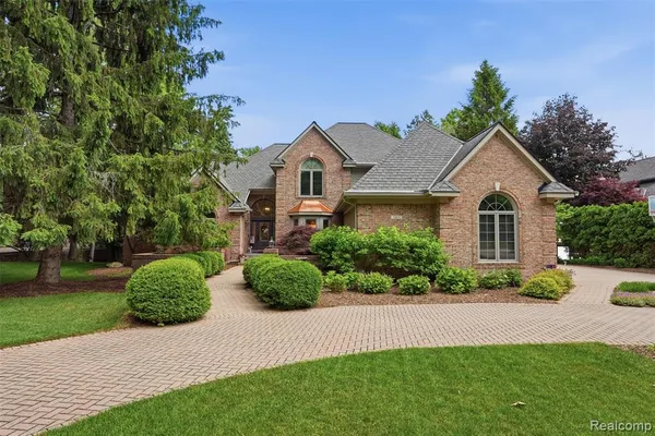 $1,870,000 | 5483 Lake Ridge Drive, Brighton, MI 48116