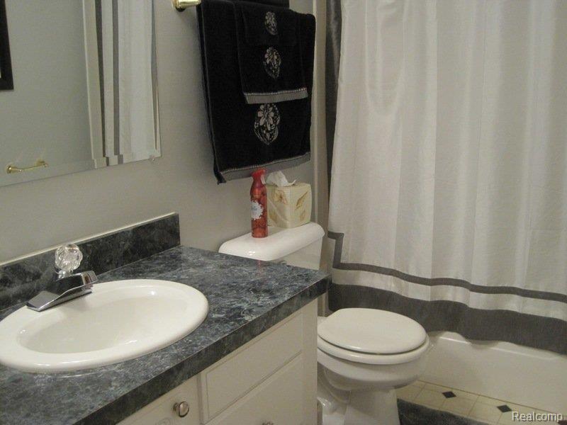 7531 Merritt Road Ypsilanti, MI 48197 - Photo 21 of 24 012.jpg