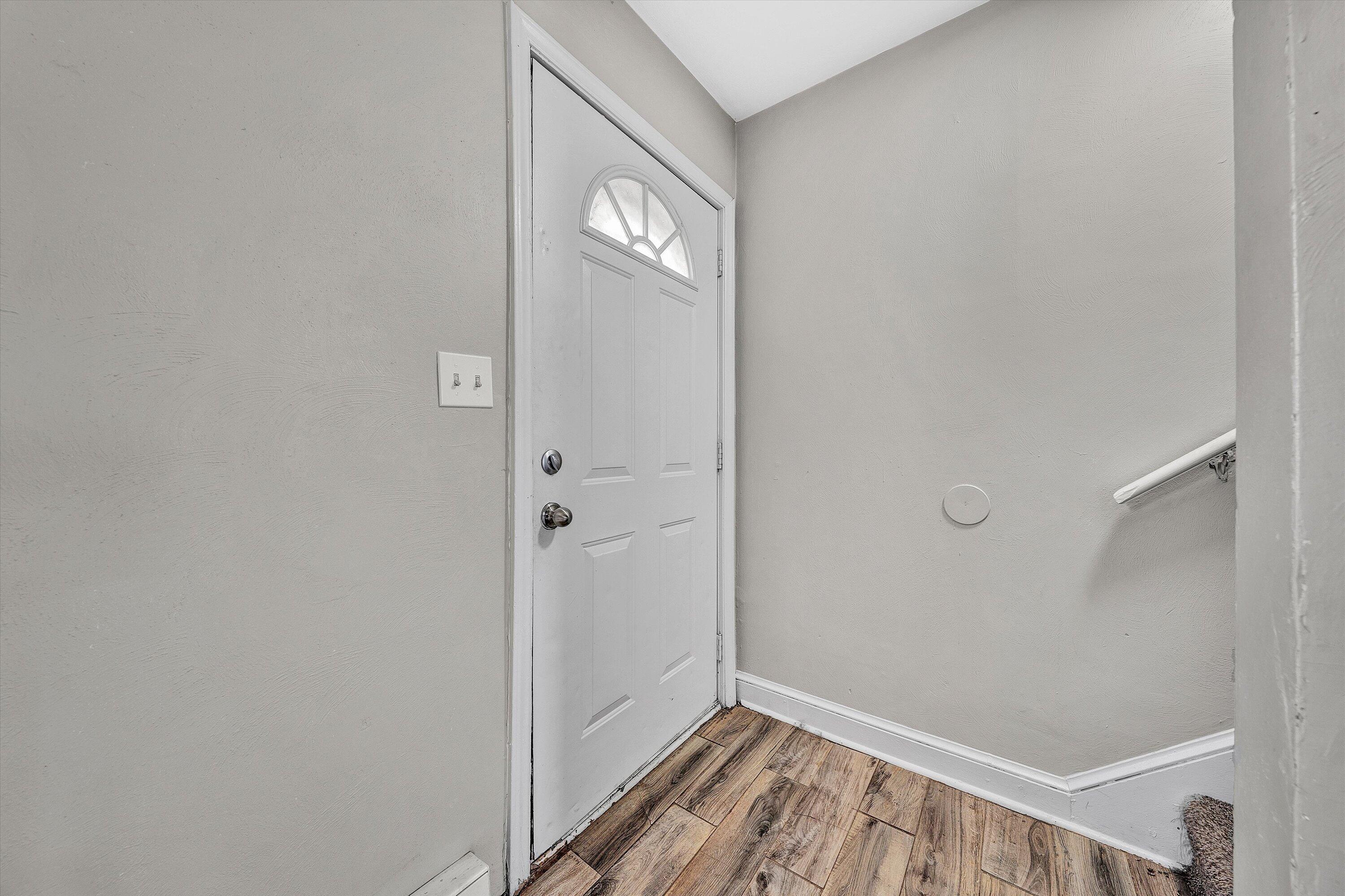 713 Bibb Street Northeast Roanoke, VA 24012 - Photo 5 of 25 04-DSC08676