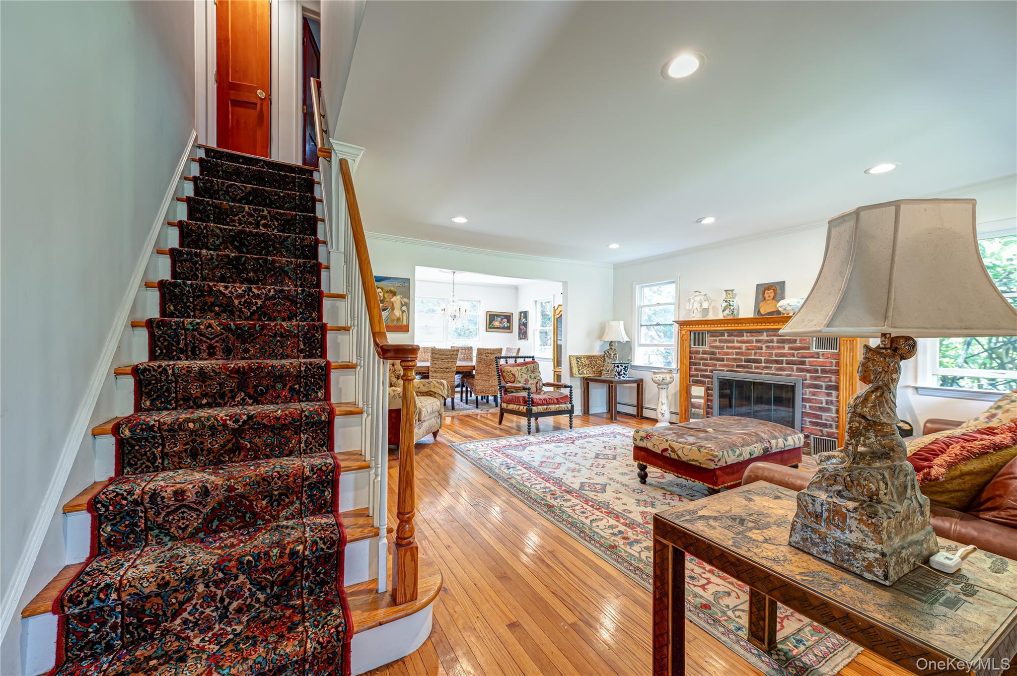 253 Melbury Road Babylon, NY 11702 - Photo 26 of 44
