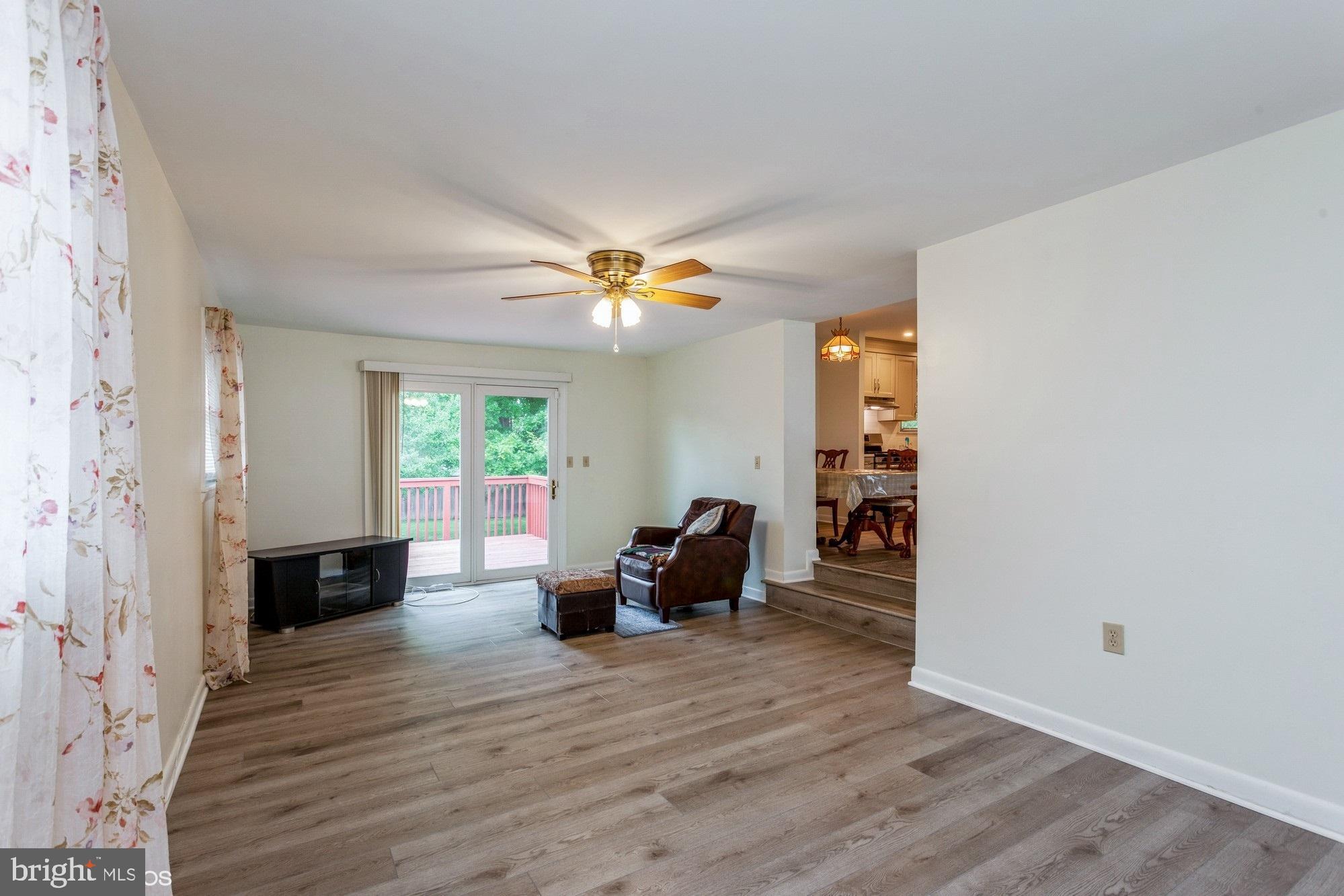 10413 Thrift Road Clinton, MD 20735 - Photo 14 of 36 Family Room