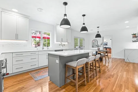 $2,100,000 | 1 Woronoco Drive, Natick, MA 01760