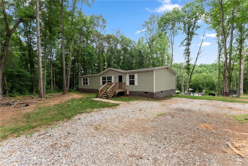 260 Falcon Lane Carnesville, GA 30521 - Photo 3 of 40